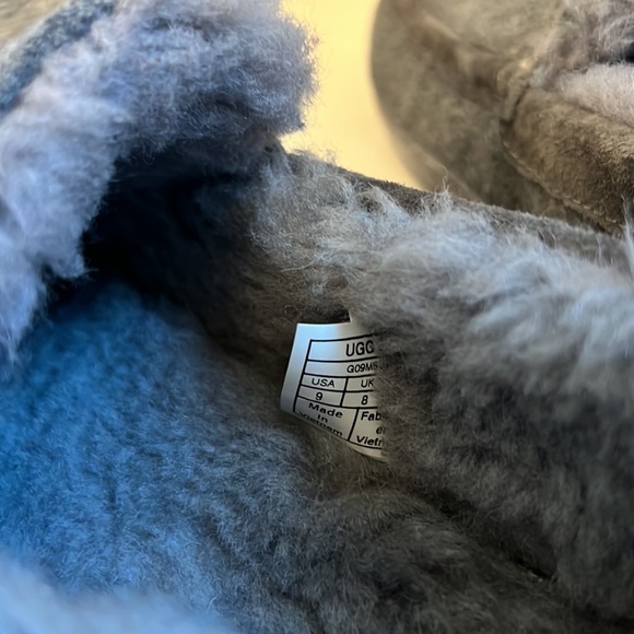 Ugg Ascot Mens Slippers, Size 9, Gray - Picture 3 of 5